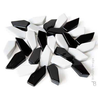 Декоративные камни. Набор из 14 керамических камней "Black&White Flame"